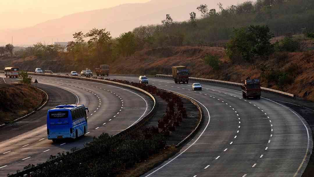 Mumbai Pune Expressway